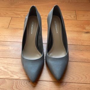 BCBG Grey pumps